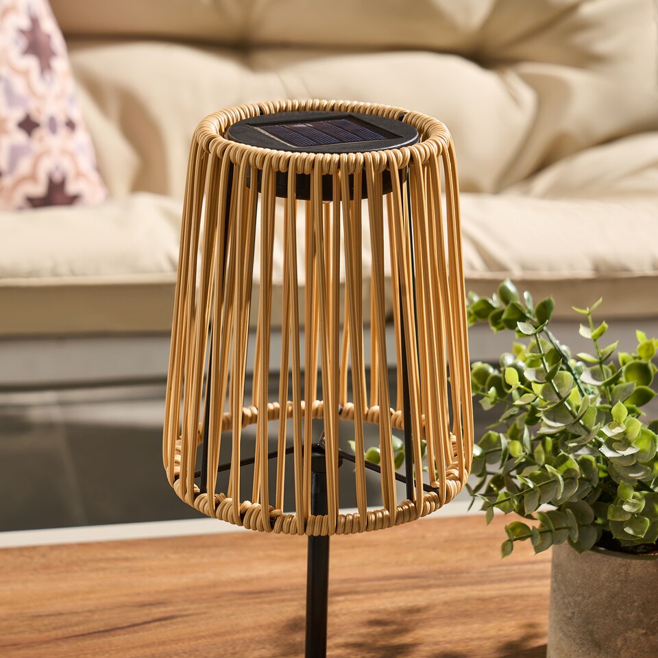 Natural Rattan Solar Garden Table Lamp with Auto Dusk Sensor – 30cm