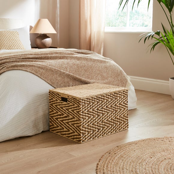 Zig Zag Pattern Lidded Storage Trunk