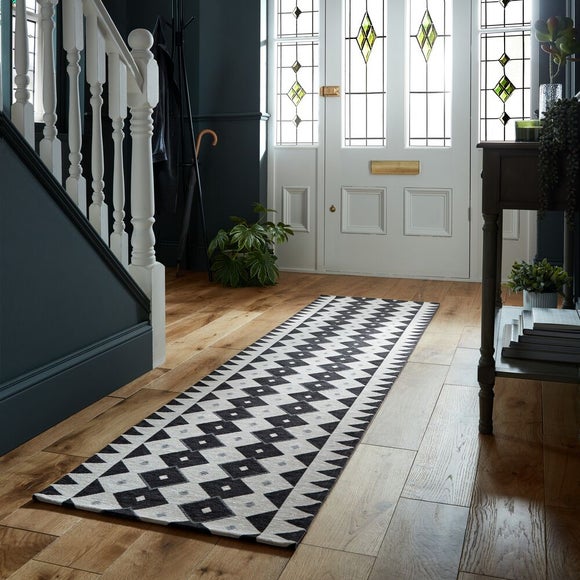 Byron Geometric Tile Pattern Runner